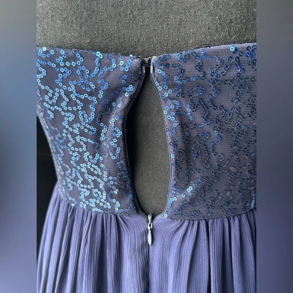 BCBG Paris navy strapless sequin top gown. Size 4 - Picture 8 of 11